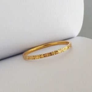 Brilliant Thin Band Ring