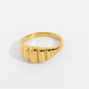 Croissant Dome Ring